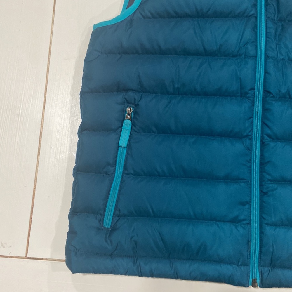 Patagonia Down Vest (kids' size 10) - Picture 3 of 10